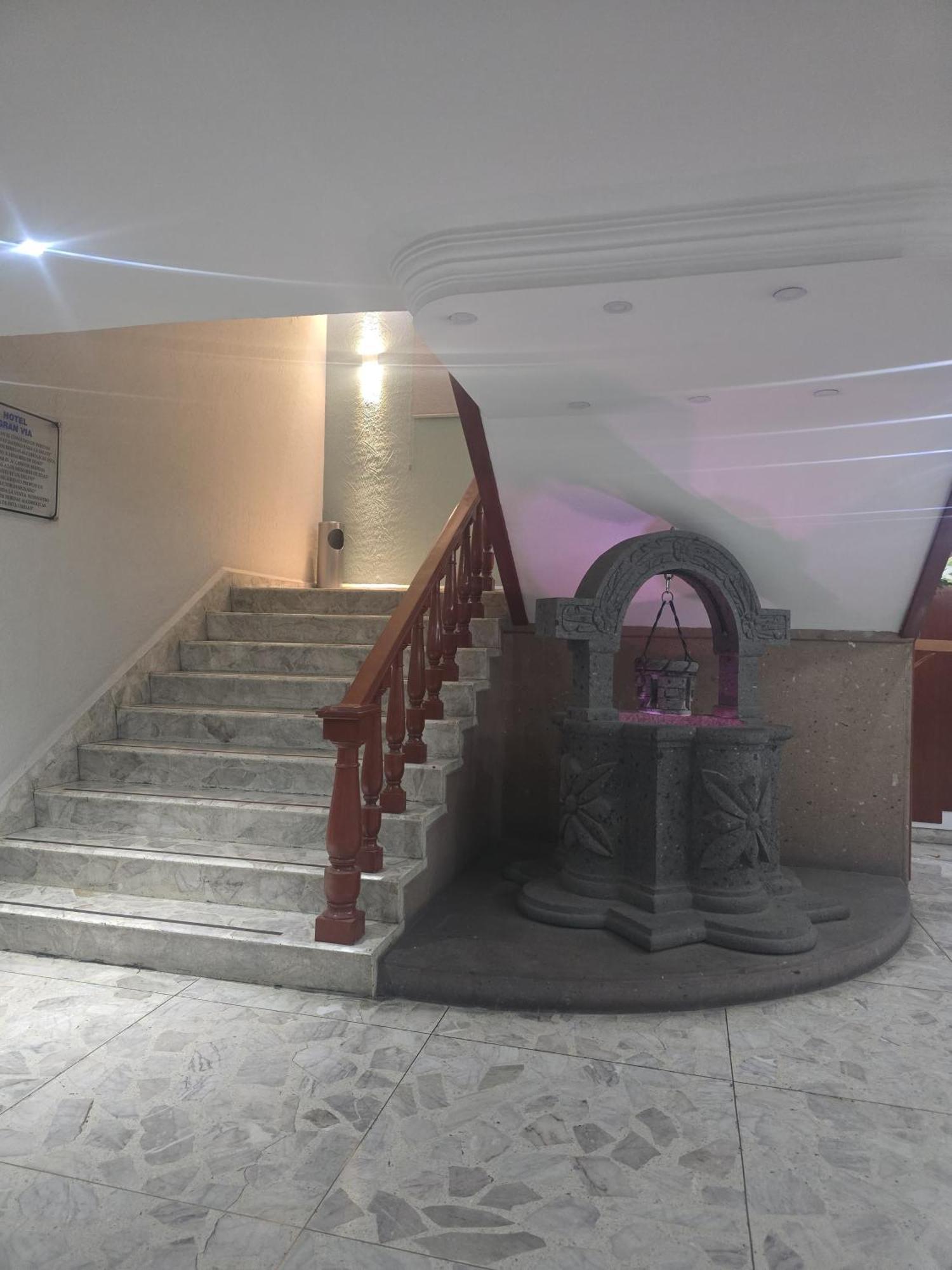 Y Gran Via Hotel 3*